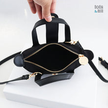 Load image into Gallery viewer, Tot Pouchette in Black